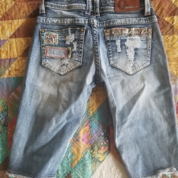 Gracie la Capris - Picture 2 of 3